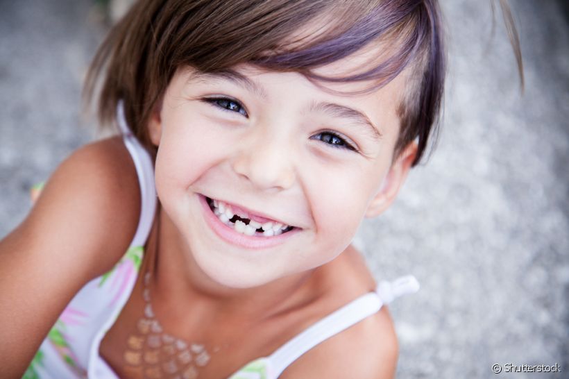 O fio dental não é para uso exclusivo dos adultos. O item também compõe o kit de higiene bucal dos pequenos. Saiba quando introduzir o uso do fio na vida do seu filho