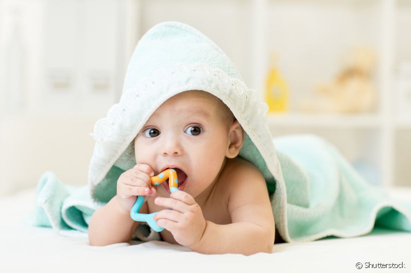 Você sabia que existe um modelo de mordedor para bebês que é mais indicado? Aprenda mais sobre esses objetos e como eles podem ajudar na saúde bucal de seu filho